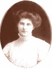 Agnes in 1906